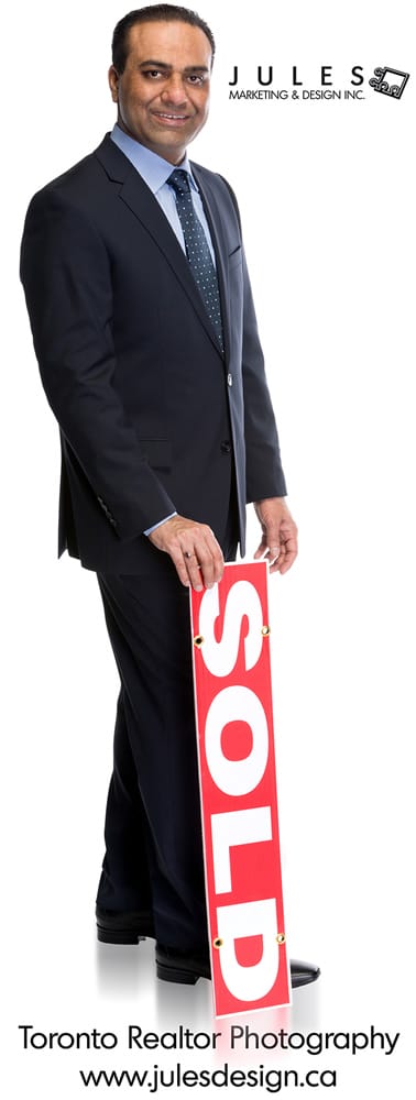  Toronto Realtor Photographer & Business Portraits