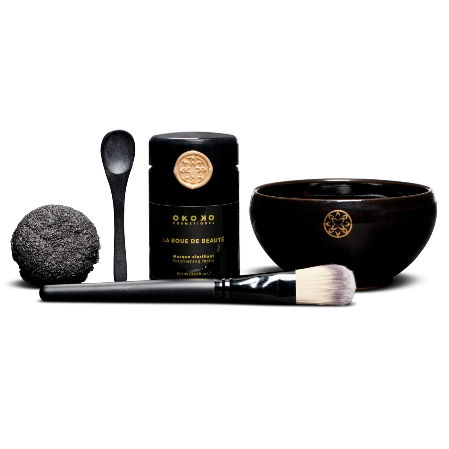 Jules Design utilized a skin care cosmetic kit alongside Photoshop, CGI, and AI tools to create this lifestyle image on pure white